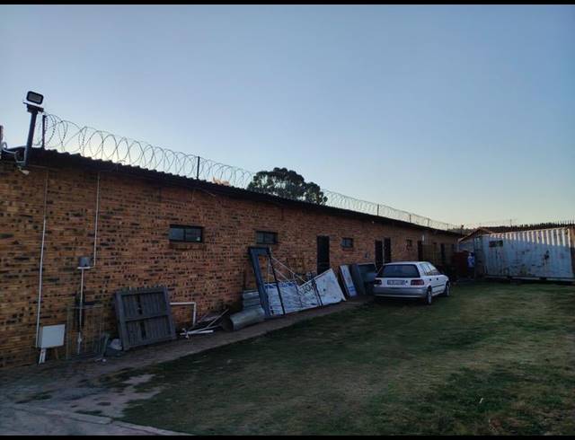 BUSINESS FOR SALE IN LENASIA EXT 3